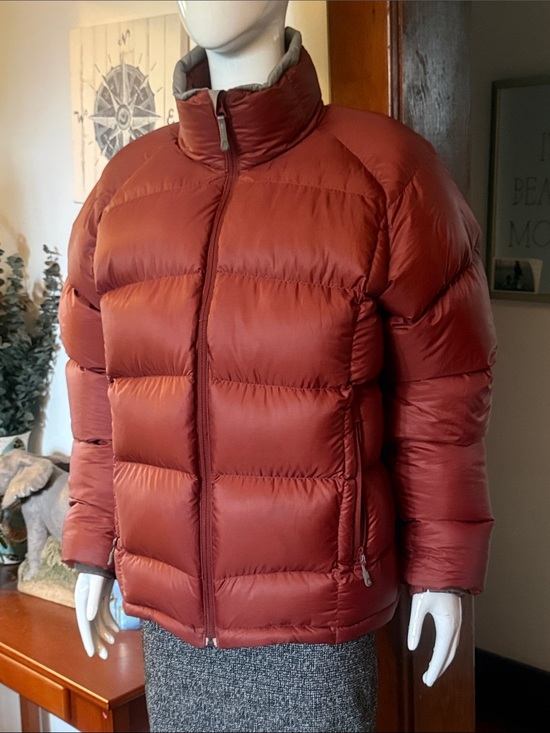 MEC Jackets & Blazers - MEC size small down filled  Insulated Puffer Jacket in Rust. Like new